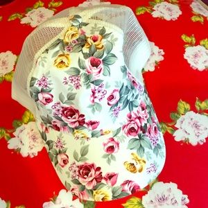 NWOT!! Floral trucker hat!